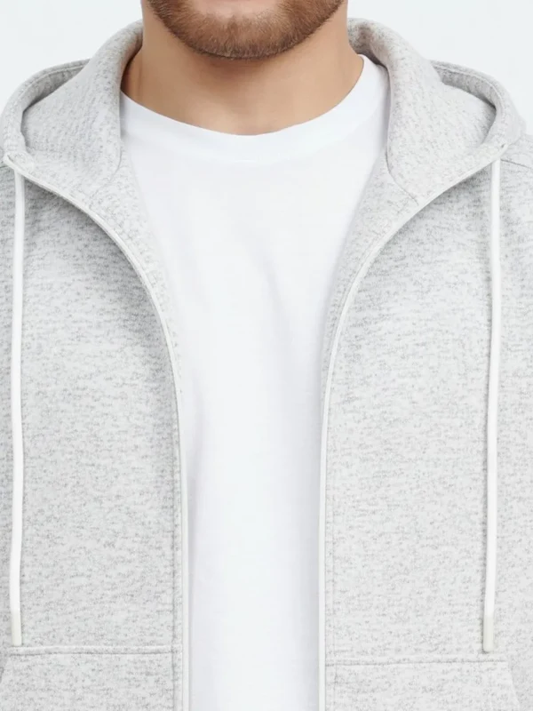 Молния и капюшон: белый меланж костюм LAB 13, исходное фото производителя